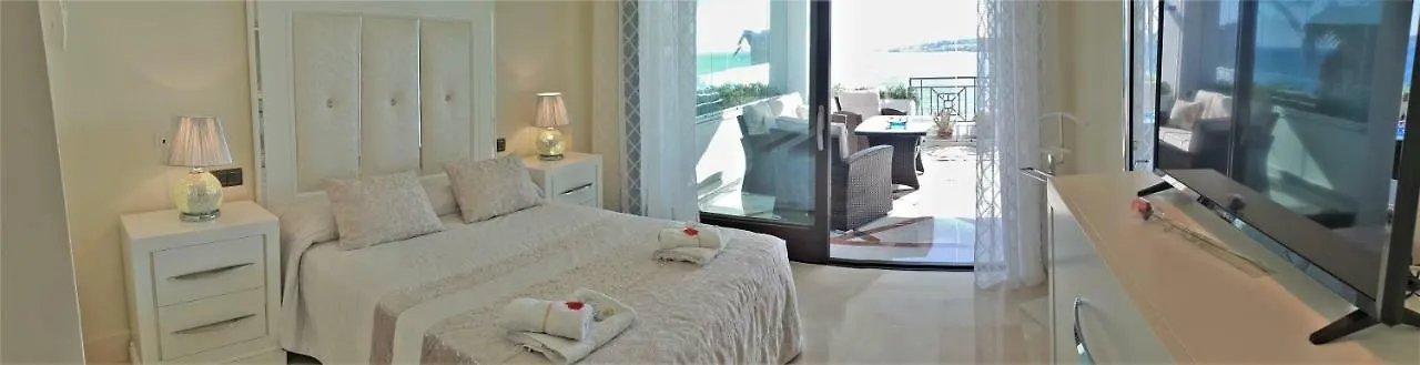 Luxury Apartment Frontal To The Sea In Estepona Doncella Beach